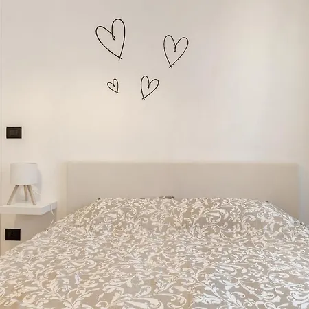 Sparkling Nest Apartman *