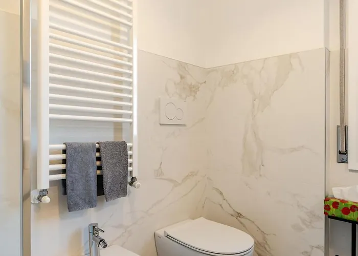 Sparkling Nest Apartman *