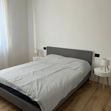 Sparkling Nest アパート コネリアーノ